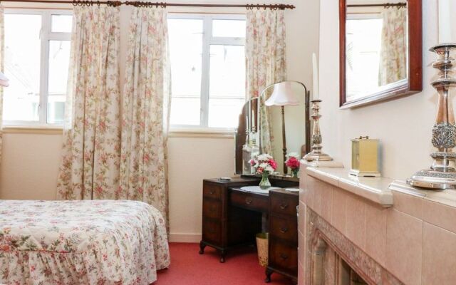 Bay View Apartment