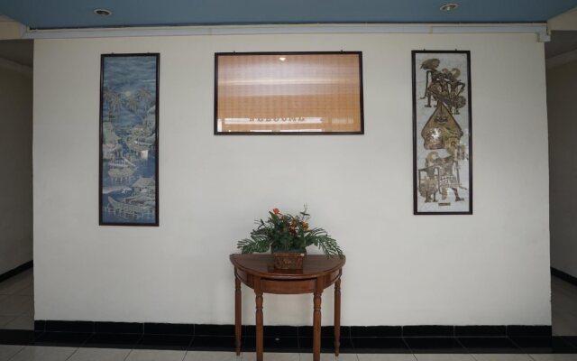 Hotel Central By OYO Rooms