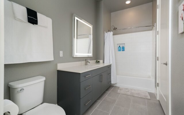 1 BR and 2 BR near Downtown by Frontdesk