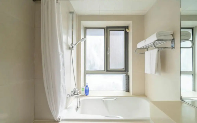 Tyms Cozy 2BR 1BA Apt Xuhui Metro