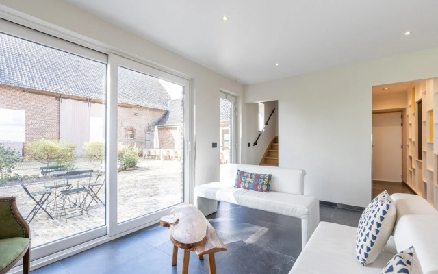 Spacious Holiday Home With Pond
