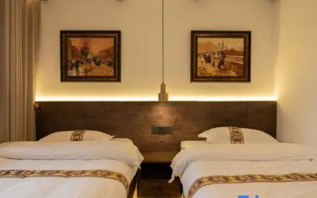 Riverside· Garden Designer Courtyard Resort Homestay