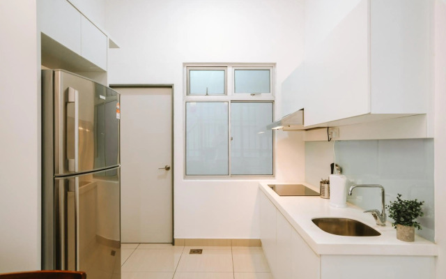 【Manhanttan Mount Austin】The Bubble Room - 6 pax