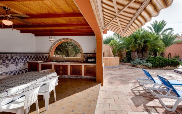 Villa with 2 Bedrooms in Torrevieja, with Private Pool, Enclosed Garden And Wifi - 5 Km From the Beach