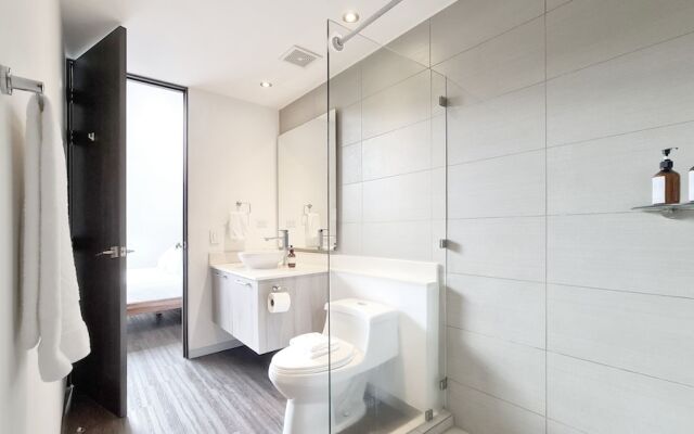 BEE Suites Santa Ana