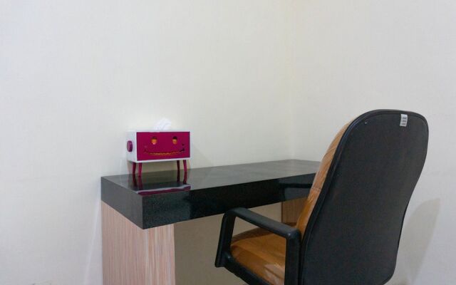 RedDoorz Syariah near Sultan Muhammad Kaharuddin Airport