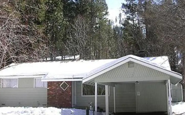 RedAwning June Way Holiday home 1