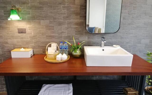 Tungtong Beach Villas