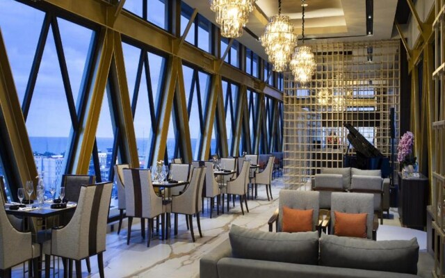 Hotel Santika Premiere Padang