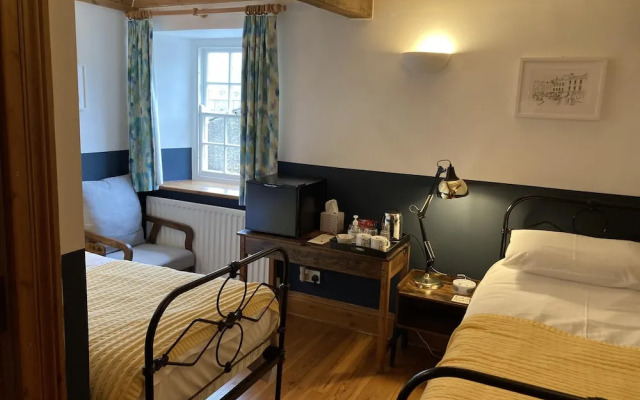 Riverside B & B
