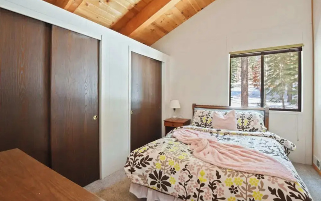 Northstar Treehouse Chic 4BR House Forest View