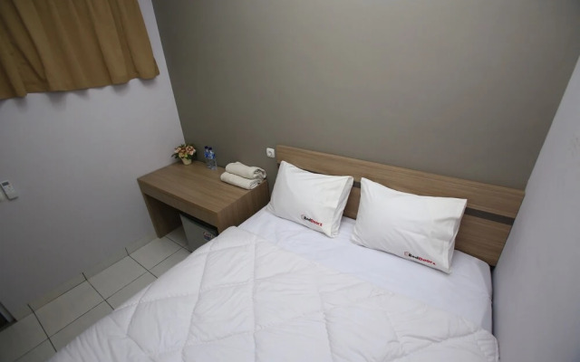 RedDoorz @ Karet Pedurenan 2