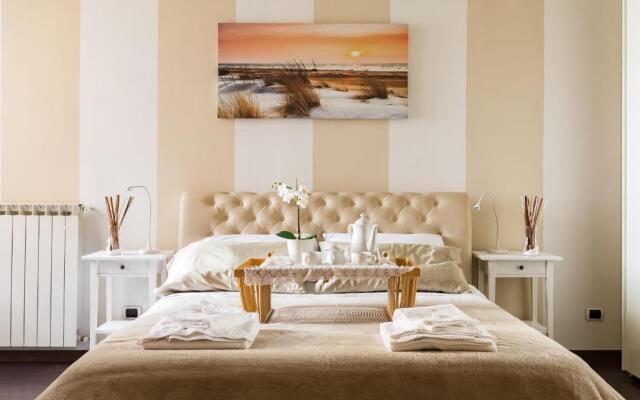 A World Aparts - Frattina Royal