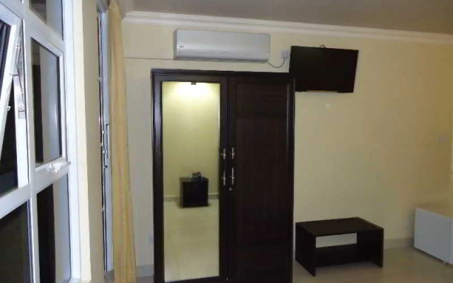 City Beach Hotel
