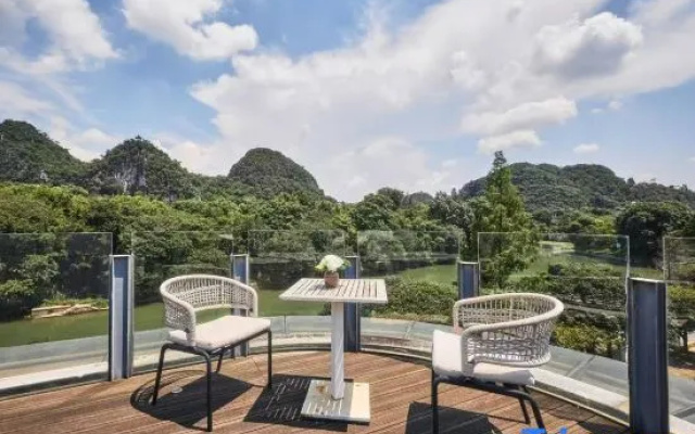 House In Green – Outside – Guilin