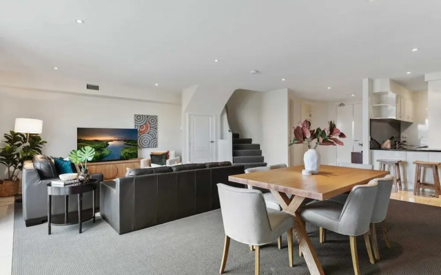 Spacious 3-bed Apartment by the MCG