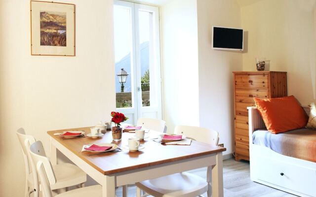 Silverlake Apartment