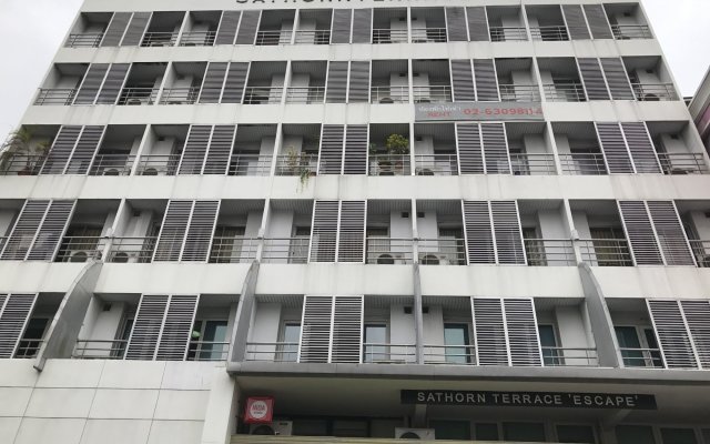 Sathorn Terrace Apartment