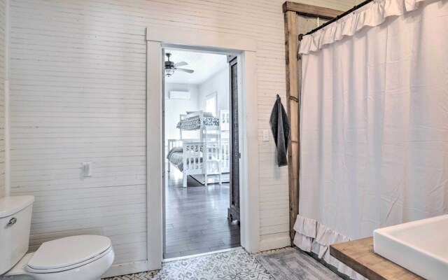 Charming 100-year-old Home < 1 Mi to Downtown