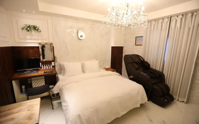 New February Hotel Sinho