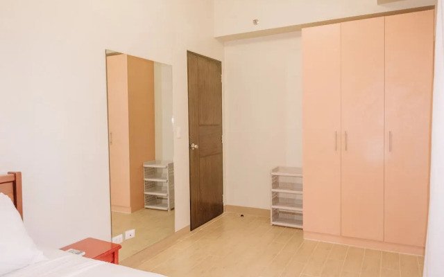 Spacious & Cozy Urban Oasis