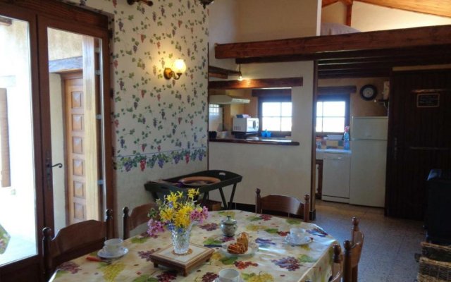 Gîte Saint-Haon-le-Châtel, 4 pièces, 6 personnes - FR-1-496-21