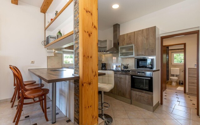 Stunning Home in Smrika With Wifi and 3 Bedrooms