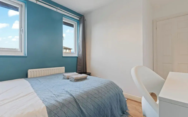 Cozy London Townhouse With 4 Bedrooms