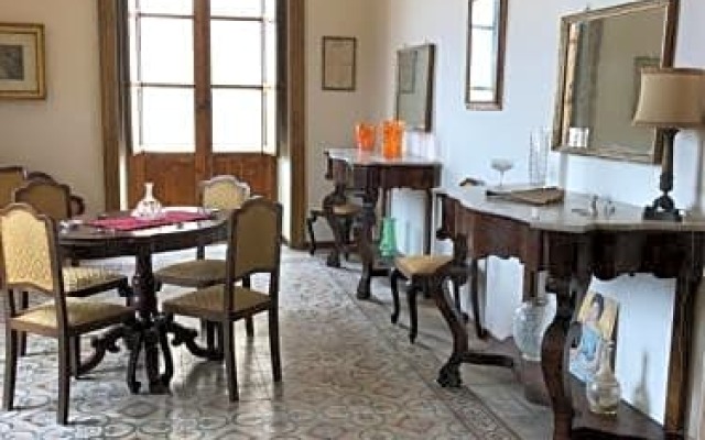 Zia Dina