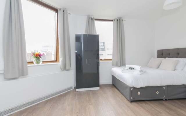 Modern Studio Apartment In The Heart Of Liverpool!