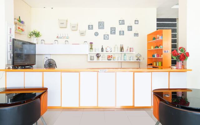 Pratisarawirya Guesthouse by ecommerceloka