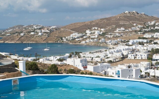 Anixi Lounge Suites - Adults Only