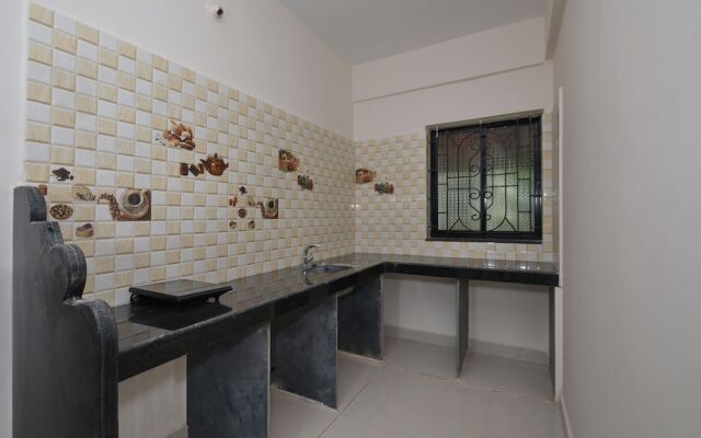 OYO 19828 Home Modern 2BHK Near Club Cubana