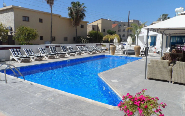 The Palms Hotel Apartments