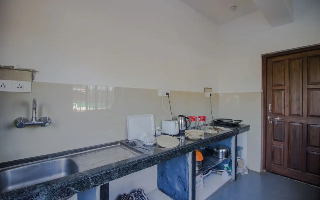 OYO 24768 Home Beach View Stay Morjim