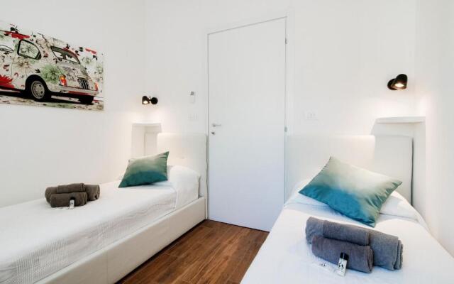 White Loft Como Center - By House Of Travelers