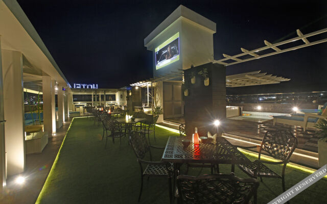 Xenious LN Courtyard Hotel