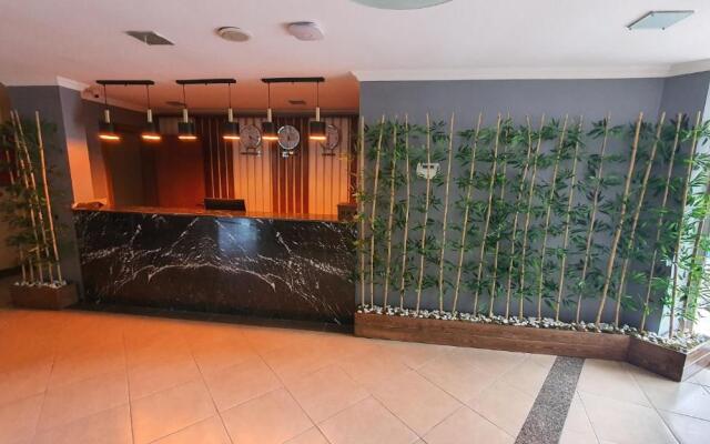 Club Karakas Apart