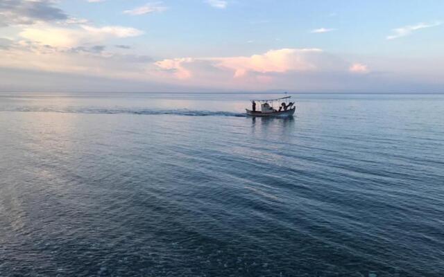 Olympus Beach Aigani Family House