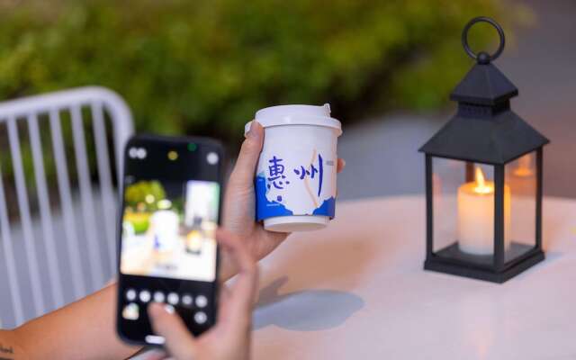 poltton international hotel