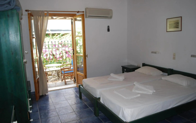 Siroco's Rooms And Studios