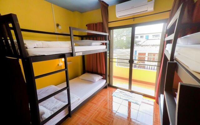 Your Hostel at Chiang Mai - Adults Only