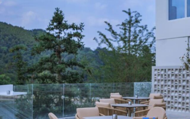 Moganshan Sky Swimming Pool Resort