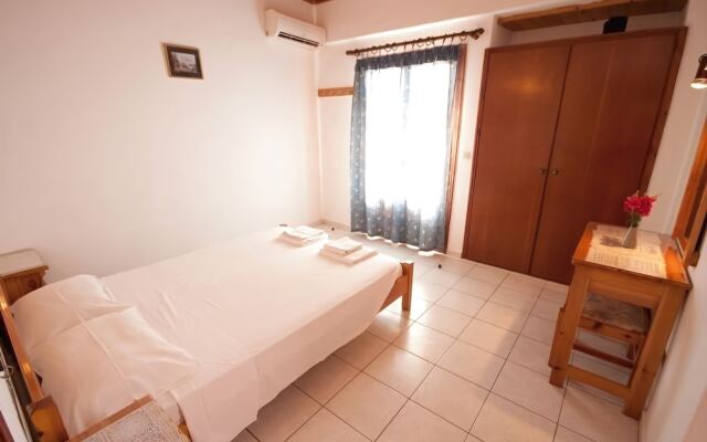 Elpis Hotel