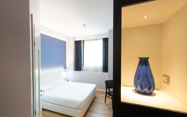 NEO Hotel - Image 5