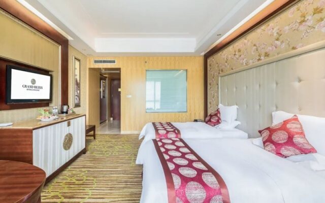 River & Holiday Hotel