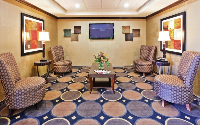 Holiday Inn Express Hotel & Suites Clovis