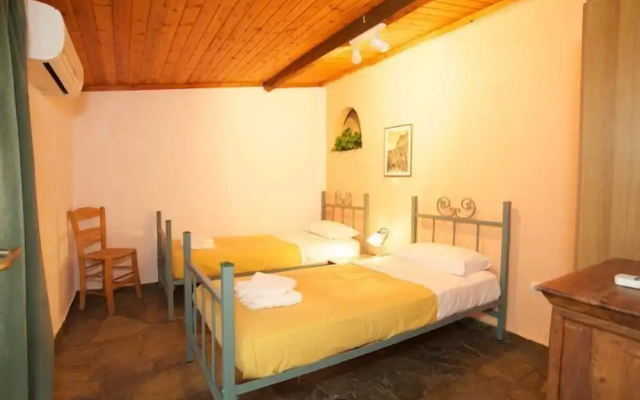 Nostos Studios & Apartments
