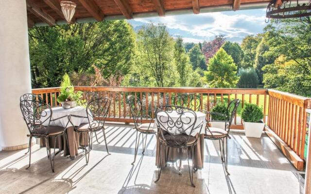 The Alpine Apartment