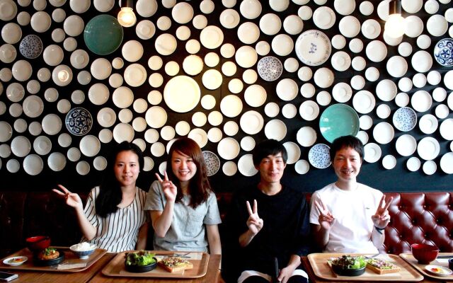 Hostel and Dining Tanga Table